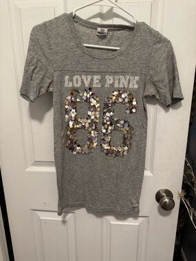 PINK Victoria's Secret Gray Short-Sleeve Tee with Multicolor Sequin '86'